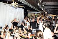 In der Geislauterer Gaststätte Martins Glashaus findet zur WM-Viertelfinalbegegnung Deutschland-Argentinien am Samstag, 3. Juli 2010, das Grösste Geislauterer Public-viewing der Welt statt. Unser Foto zeigt den Jzbel beim ersten Tor für Deutschland<br>Foto: Becker&Bredel