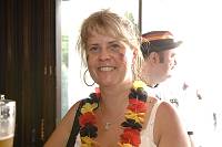In der Geislauterer Gaststätte Martins Glashaus findet zur WM-Viertelfinalbegegnung Deutschland-Argentinien am Samstag, 3. Juli 2010, das Grösste Geislauterer Public-viewing der Welt statt. Unser Foto zeigt Constanze Törö<br>Foto: Becker&Bredel