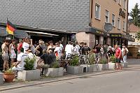 In der Geislauterer Gaststätte Martins Glashaus findet zur WM-Viertelfinalbegegnung Deutschland-Argentinien am Samstag, 3. Juli 2010, das Grösste Geislauterer Public-viewing der Welt statt. Unser Foto Martins Glashaus wenige Minuten vorm Spiel<br>Foto: Becker&Bredel