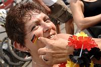In der Geislauterer Gaststätte Martins Glashaus findet zur WM-Viertelfinalbegegnung Deutschland-Argentinien am Samstag, 3. Juli 2010, das Grösste Geislauterer Public-viewing der Welt statt. Unser Foto zeigt Elfie Febick<br>Foto: Becker&Bredel